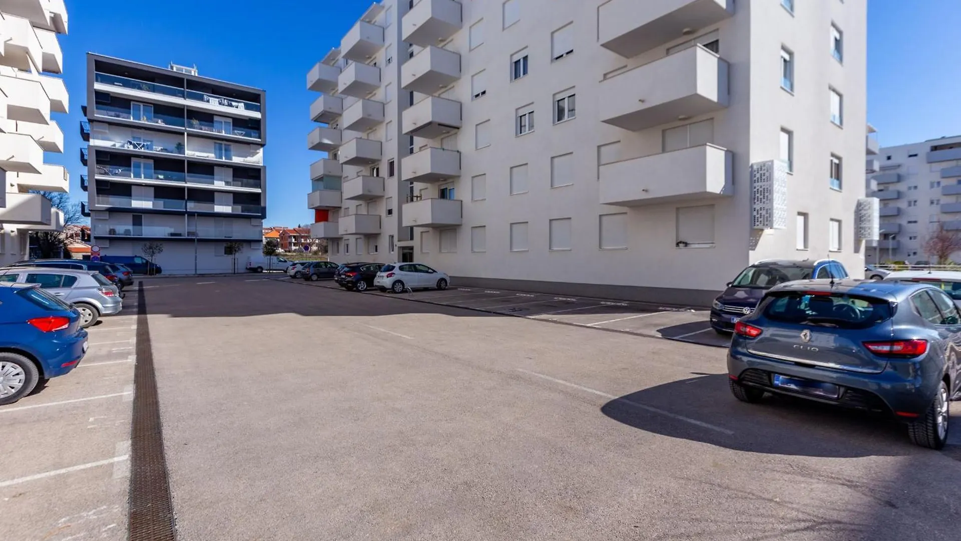 Bruno One Bedroom Apartment With Parking زادار كرواتيا