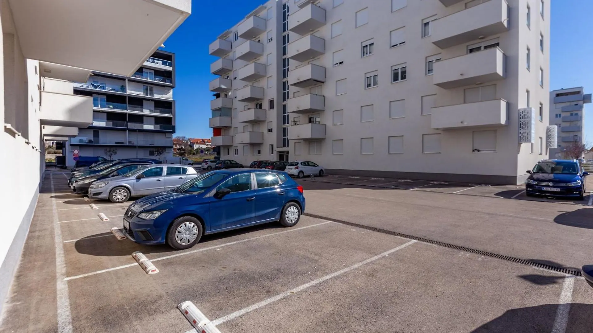 Bruno One Bedroom Apartment With Parking زادار كرواتيا