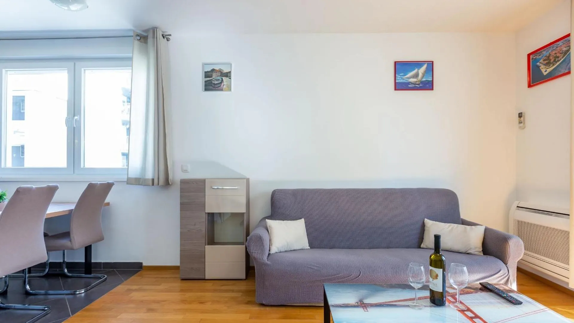 Bruno One Bedroom Apartment With Parking زادار