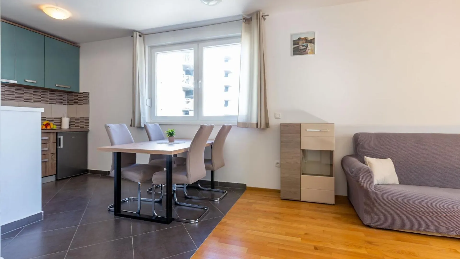 Bruno One Bedroom Apartment With Parking زادار